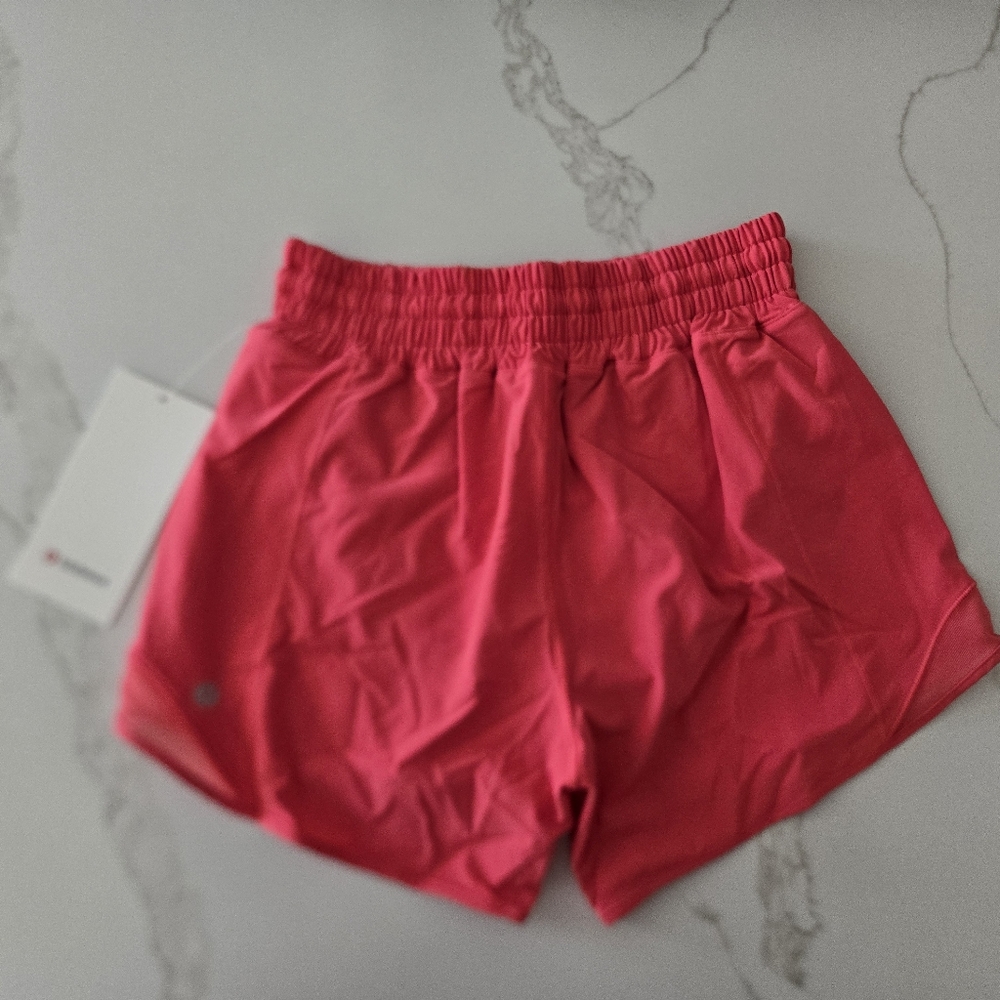 NWT Lululemon HIGH RISE Hotty Hot 4" Shorts - Picture 4 of 6